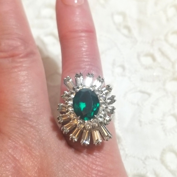 Vintage Jewelry - 𝅺1950s Emerald Diamante Rhinestone Sterling Silver Ring